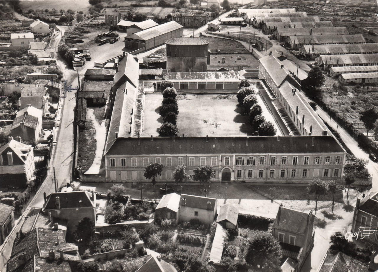 Lycée Perochon 2.jpg (232 KB)