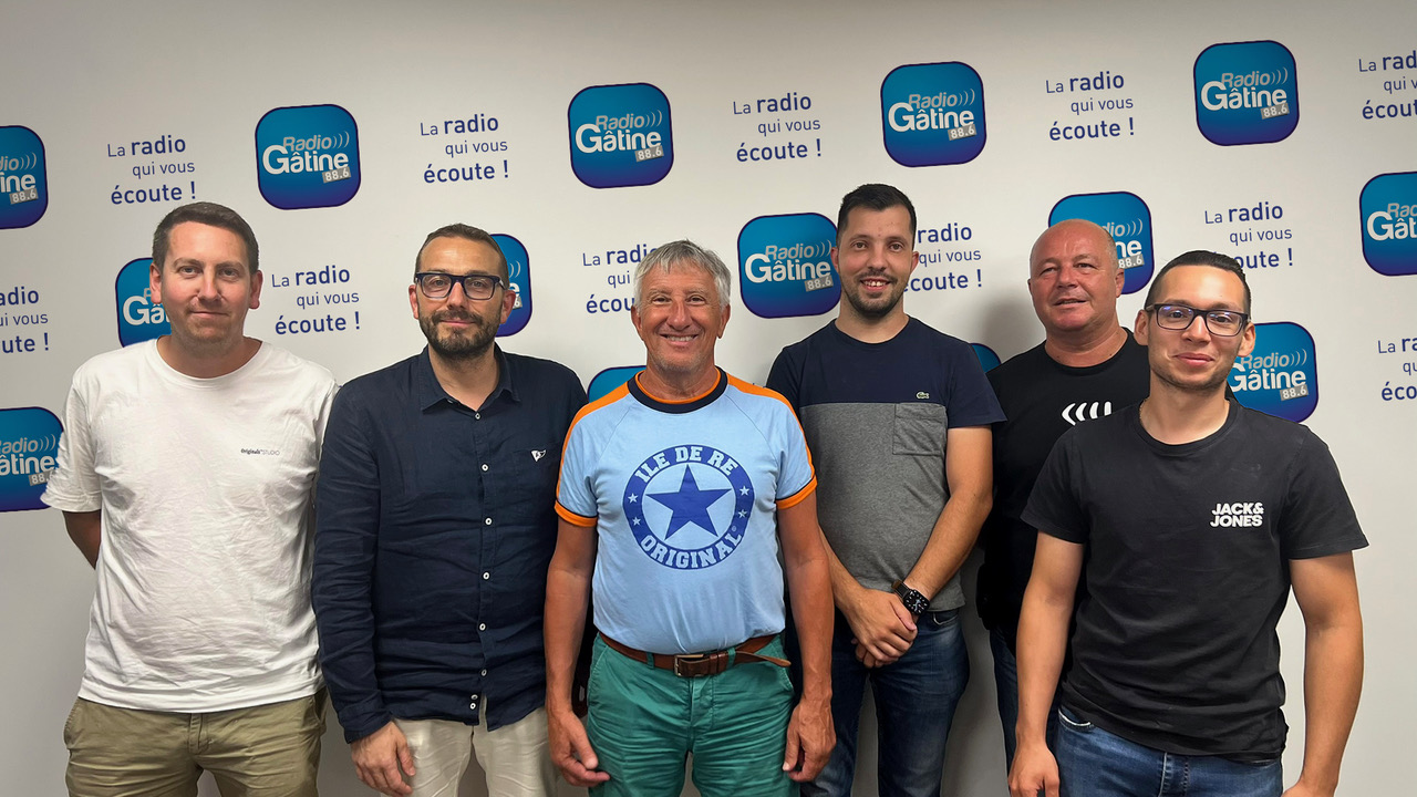 RADIO GATINE EQUIPE BUREAU.jpeg (324 KB)