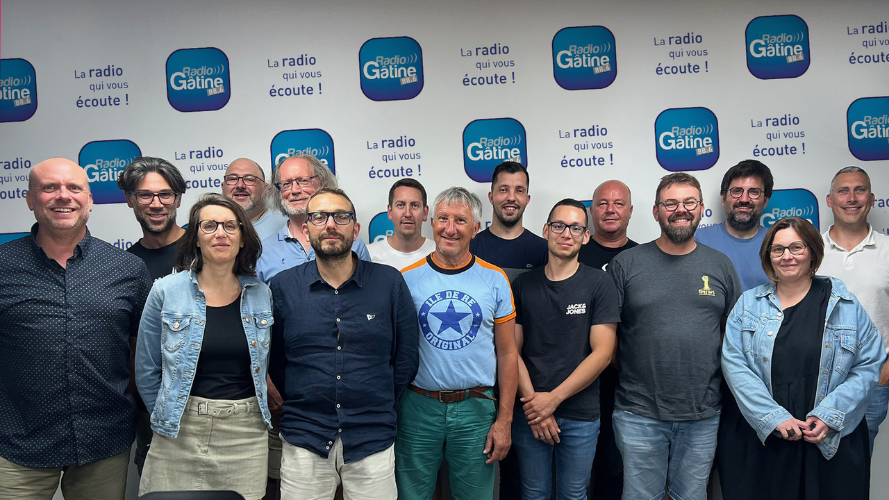 RADIO GATINE EQUIPE CA.jpeg (380 KB)
