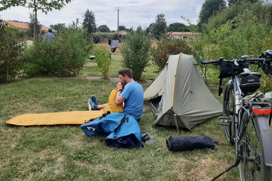 Halte à Saint-Pardoux-Soutiers pour les cyclotouristes