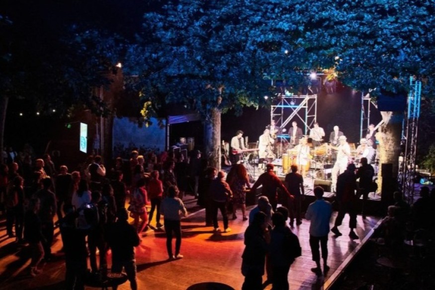 Deux soirées à Parthenay : le Jazz bat la campagne ne perd pas le rythme